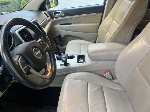 Used 2015 Jeep Grand Cherokee Limited w/ Luxury Group II RWD image 2