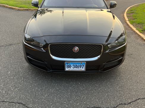 Used 2018 Jaguar XE RWD image 9