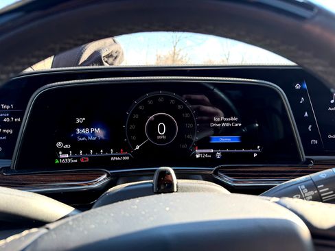 Used 2024 Cadillac Escalade ESV Premium Luxury w/ Performance Package image 6