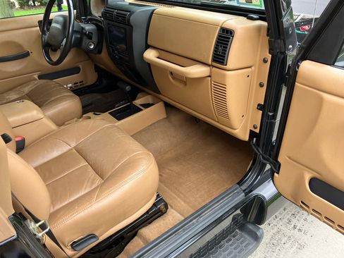 Used 1998 Jeep Wrangler Sahara AWD/4WD image 23