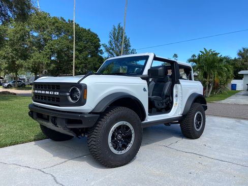 Used 2022 Ford Bronco Black Diamond w/ Sasquatch Package AWD/4WD image 4