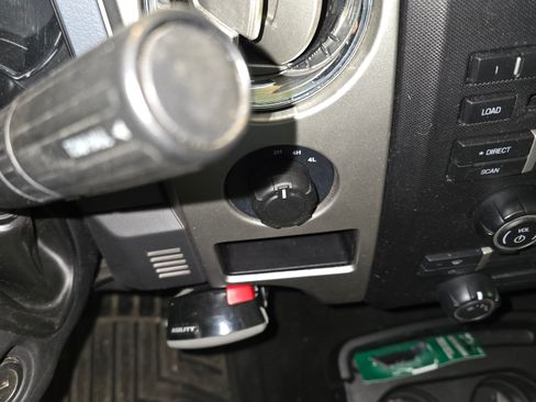 Used 2013 Ford F150 XLT image 12