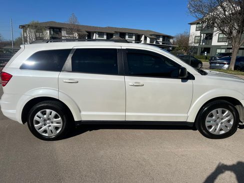 Used 2016 Dodge Journey SE w/ Flexible Seating Group FWD image 1