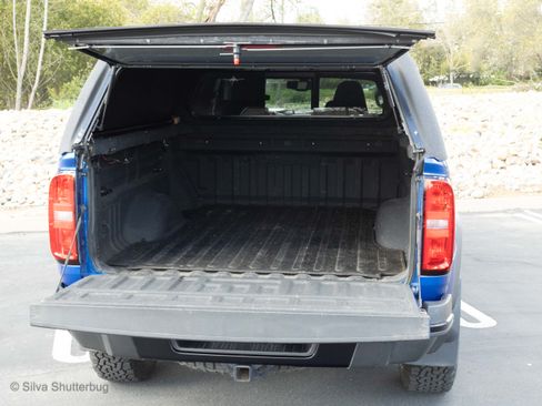 Used 2018 Chevrolet Colorado ZR2 w/ LPO, Gearon Bar Package image 2