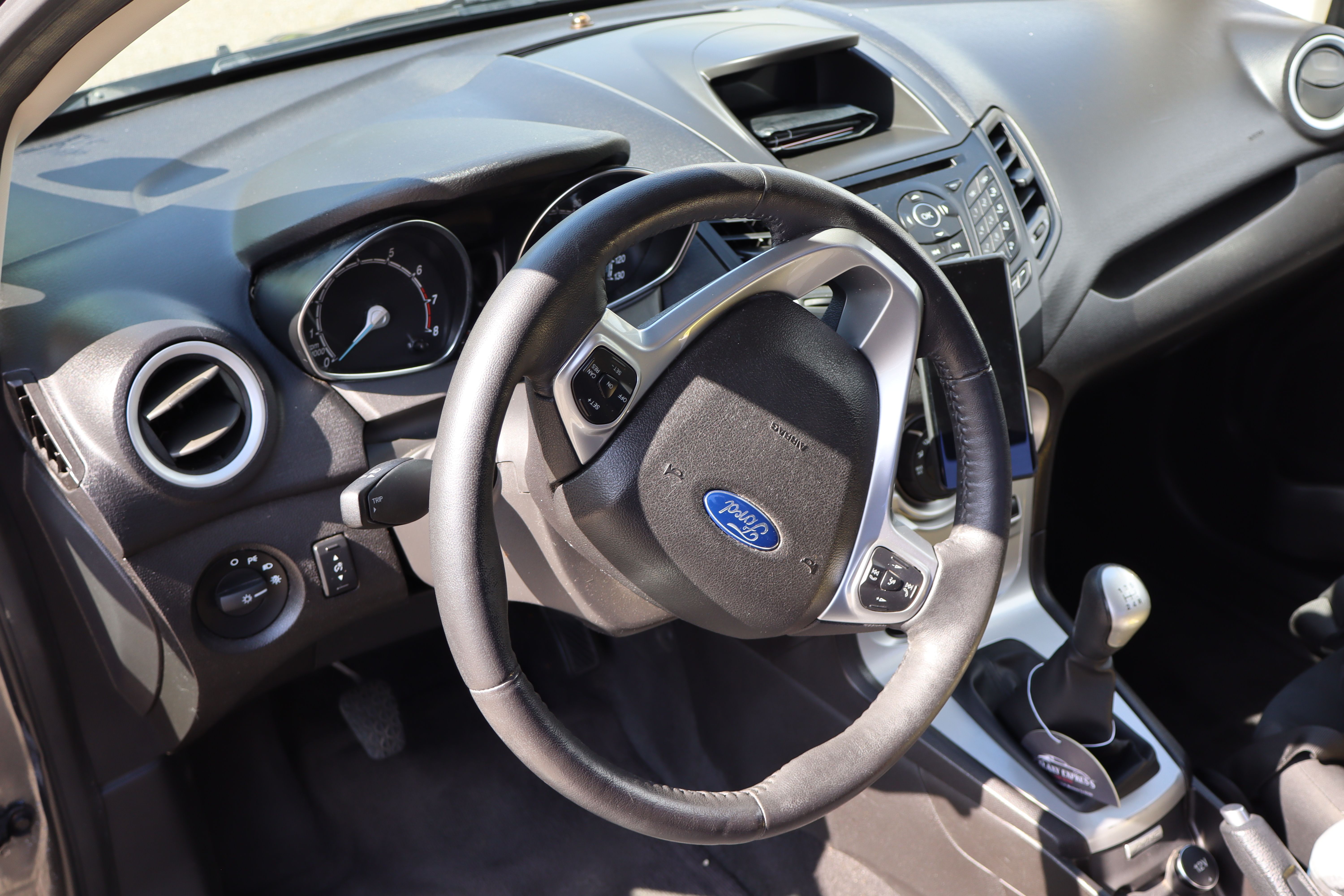 Used 2015 Ford Fiesta SE FWD image 14