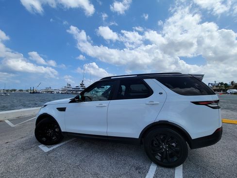 Used 2019 Land Rover Discovery SE image 17