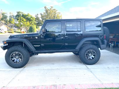 Used 2015 Jeep Wrangler Unlimited Rubicon w/ Connectivity Group