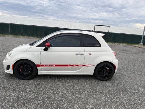 Used 2013 FIAT 500 Abarth w/ Comfort/Convenience Group image 9