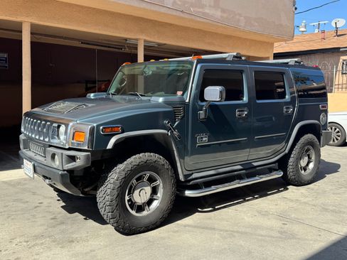 Used 2005 HUMMER H2 Luxury w/ Preferred Equipment Group image 13