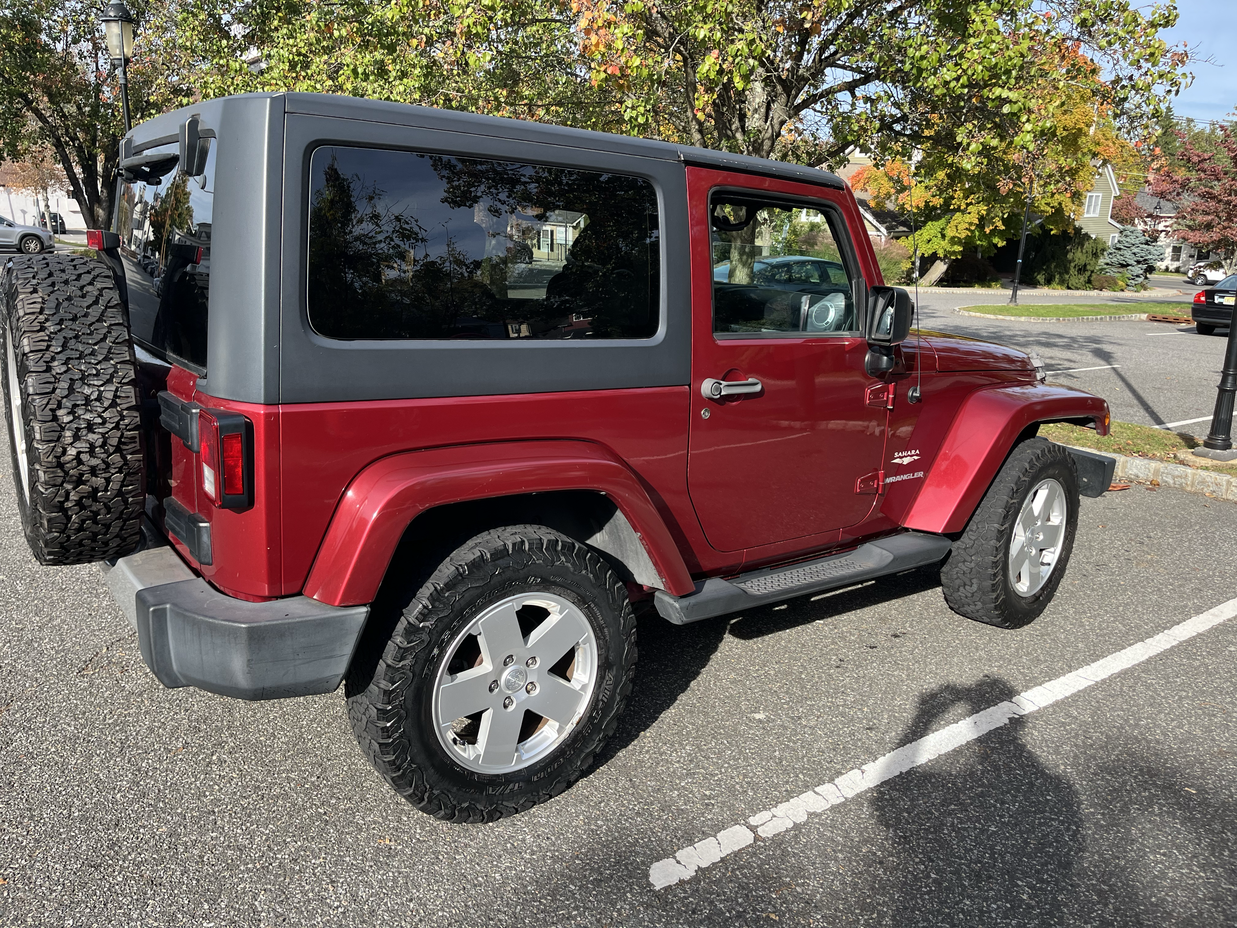 Used 2012 Jeep Wrangler Sahara w/ Connectivity Group AWD/4WD image 8