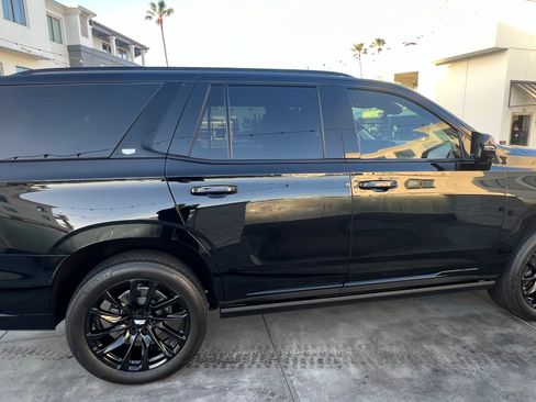 Used 2023 Cadillac Escalade Sport Platinum w/ LPO, ONYX Package AWD/4WD image 9