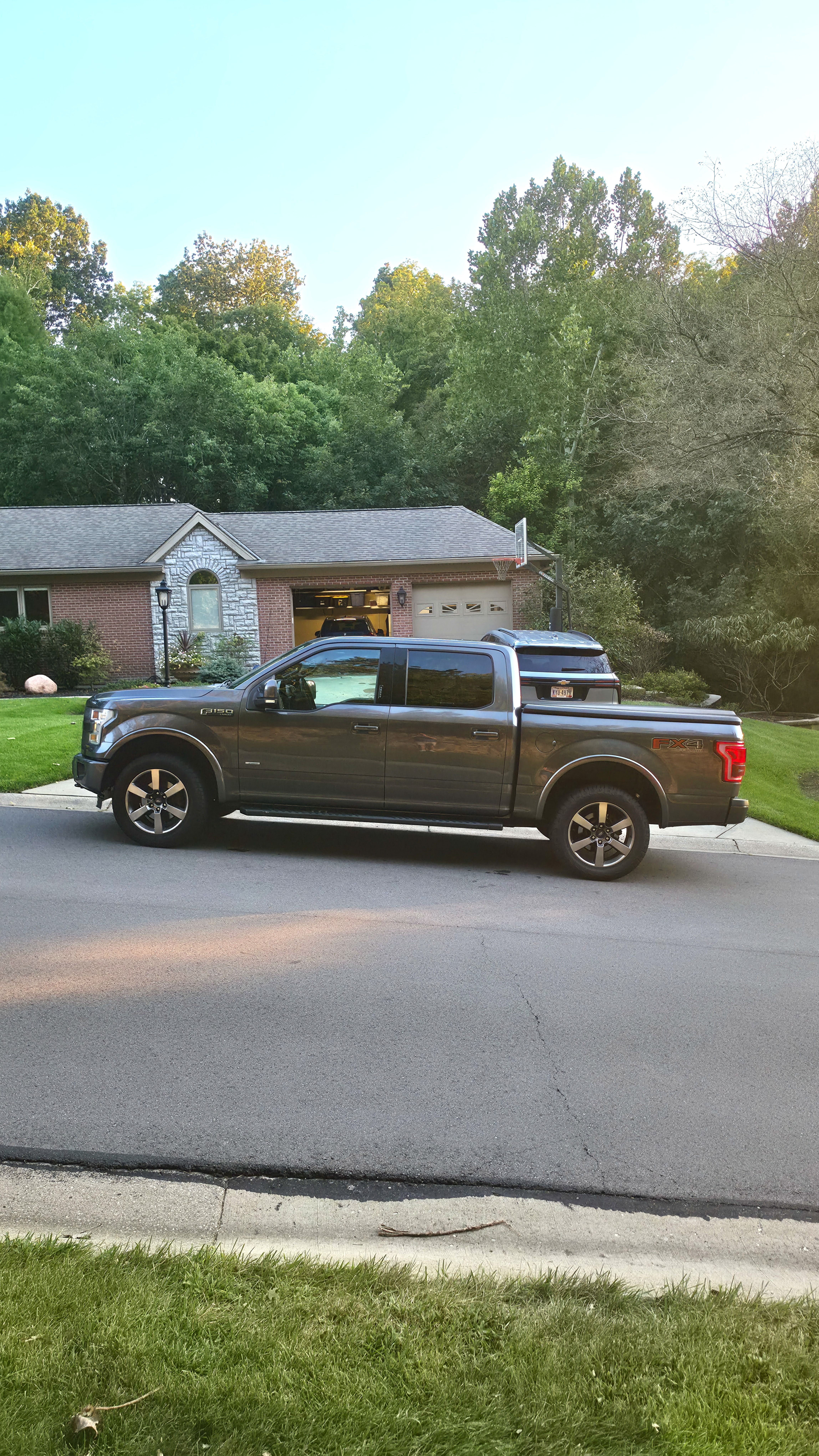 Used 2016 Ford F150 Lariat w/ Equipment Group 502A Luxury AWD/4WD image 9