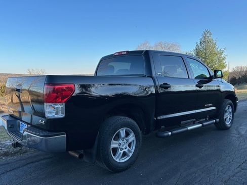 Used 2011 Toyota Tundra 4x4 CrewMax w/ SR5 Pkg image 4