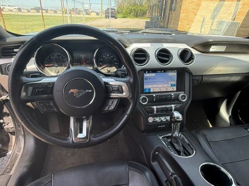 Used 2017 Ford Mustang Premium image 11