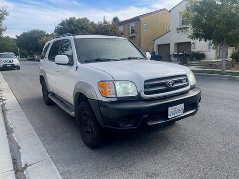 Used 2002 Toyota Sequoia SR5 image 4