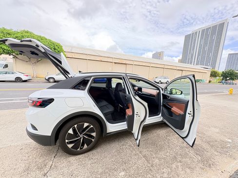 Used 2021 Volkswagen ID.4 Pro S w/ ID.4 Protection Package image 8