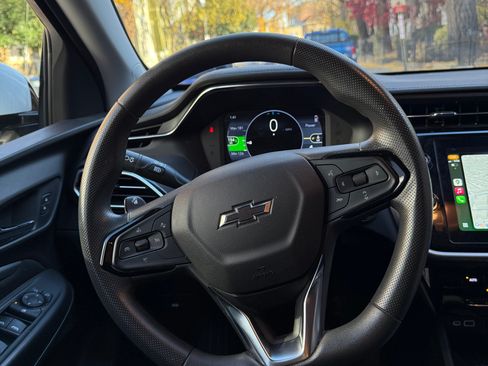 Used 2023 Chevrolet Bolt EUV LT image 6