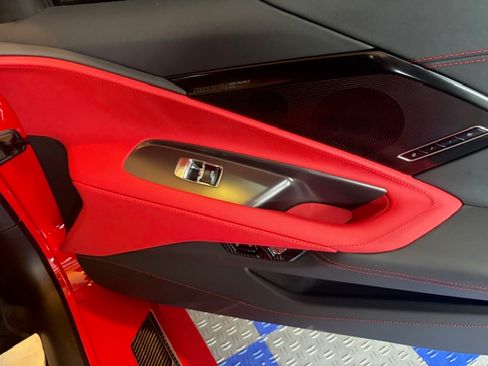 Used 2025 Chevrolet Corvette Stingray Preferred Cpe w/ Z51 Performance Package image 6