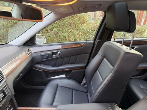 Used 2013 Mercedes-Benz E 350 4MATIC Sedan image 8