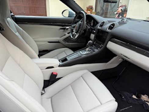 Used 2025 Porsche 718 Cayman S image 6