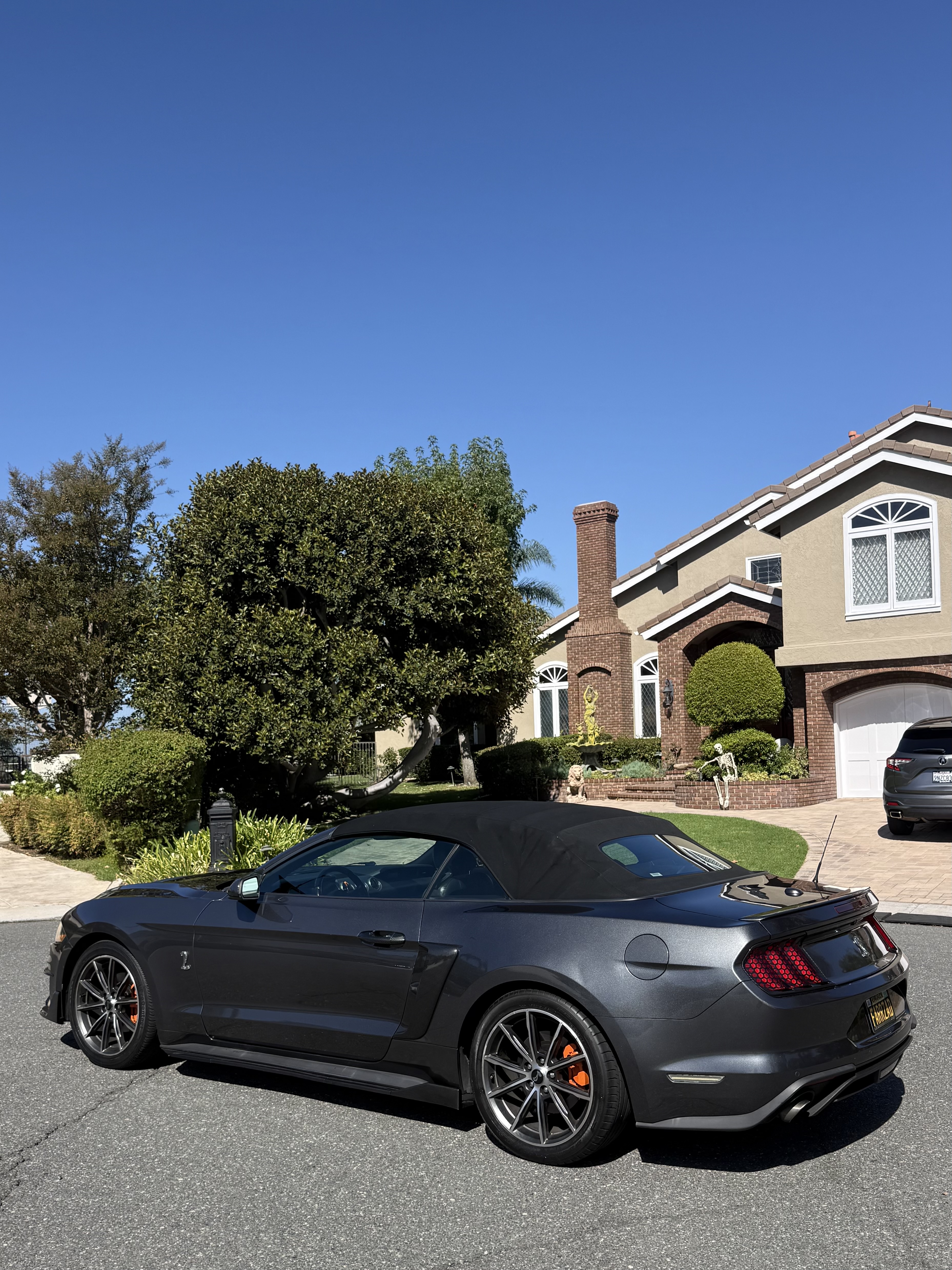 Used 2019 Ford Mustang Premium w/ Equipment Group 201A RWD image 4