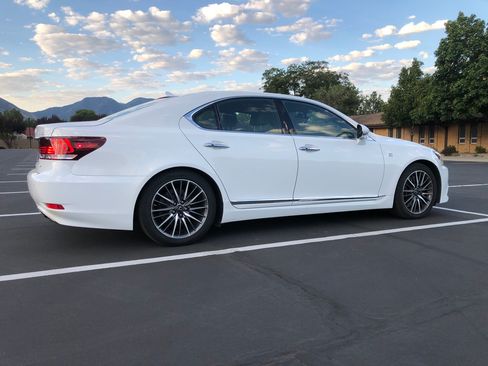 Used 2013 Lexus LS 460 AWD w/ F-Sport Pkg image 11