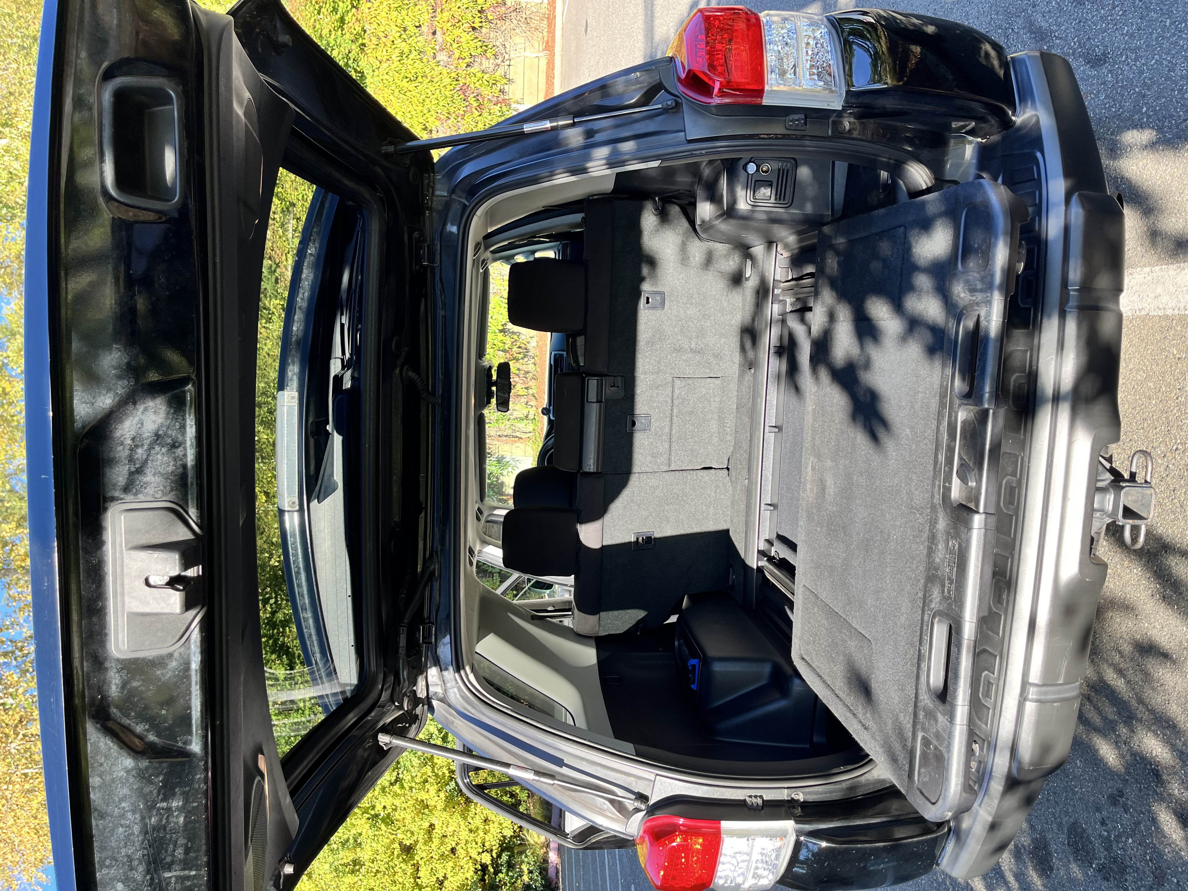 Used 2011 Toyota 4Runner Trail AWD/4WD image 9