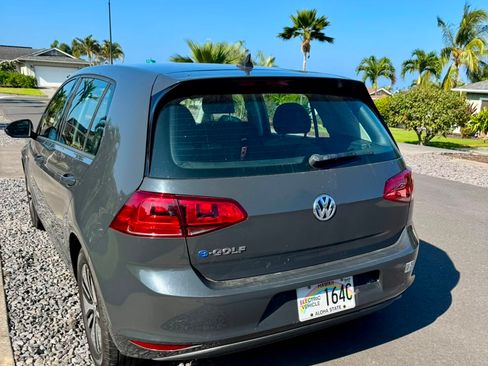 Used 2016 Volkswagen e-Golf SE FWD image 9