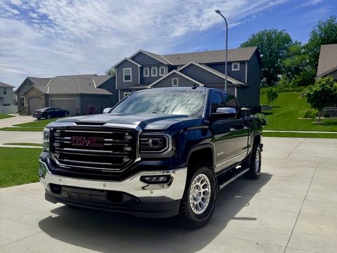 Used 2018 GMC Sierra 1500 SLT AWD/4WD image 4