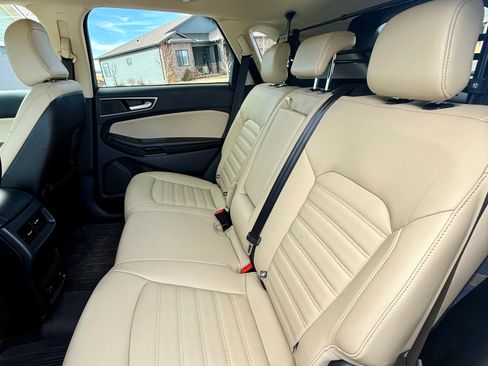 Used 2022 Ford Edge SEL w/ Convenience Package image 12