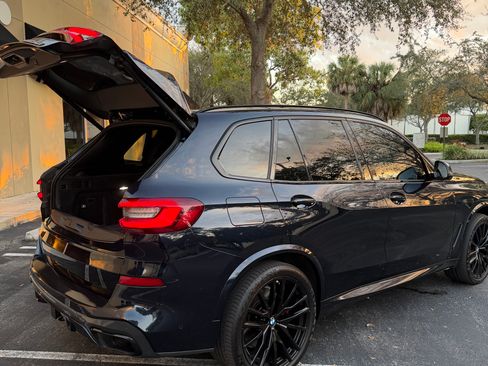 Used 2021 BMW X5 M50i w/ Executive Package image 29