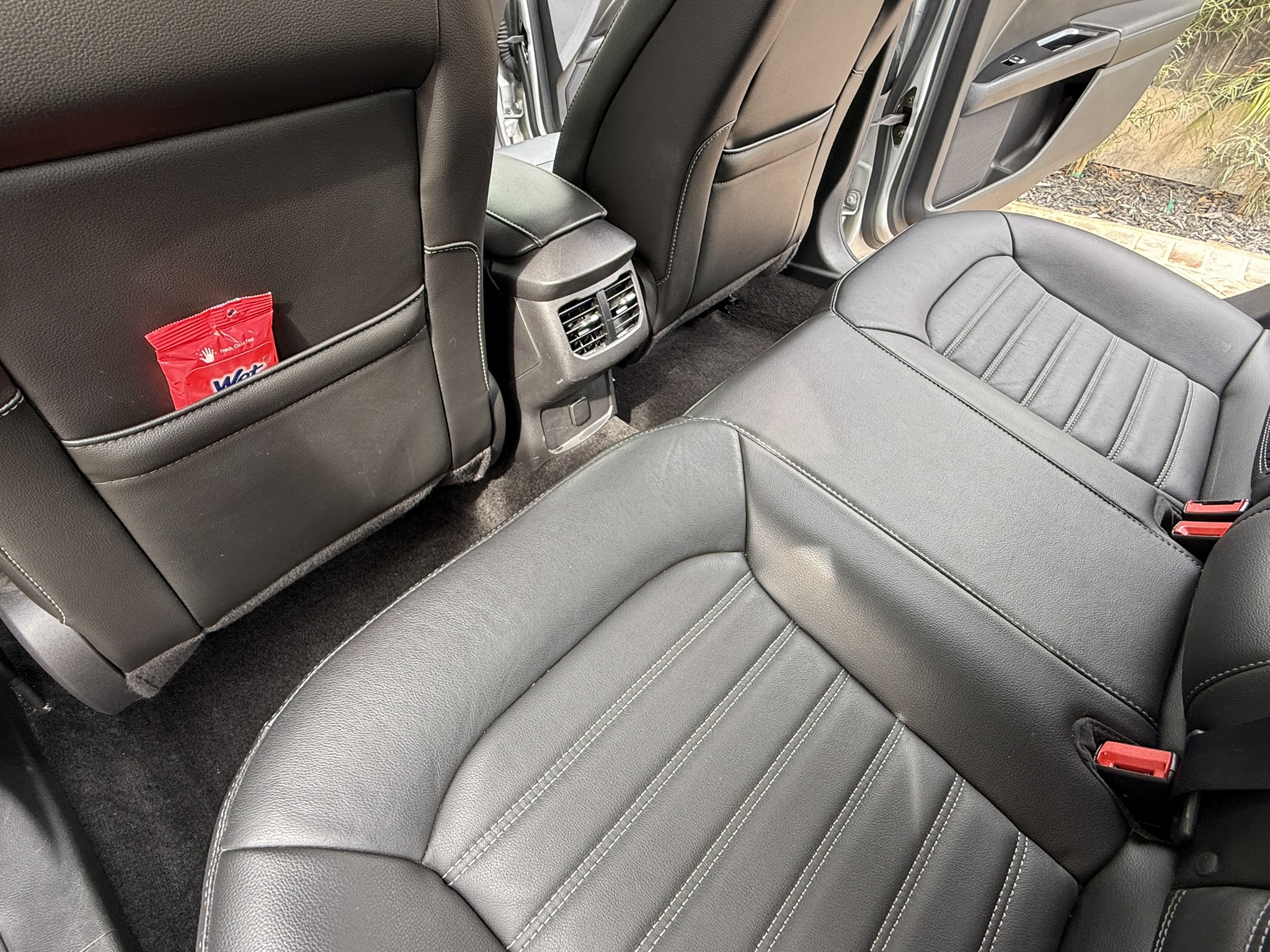Used 2015 Ford Fusion SE w/ Equipment Group 202A FWD image 28
