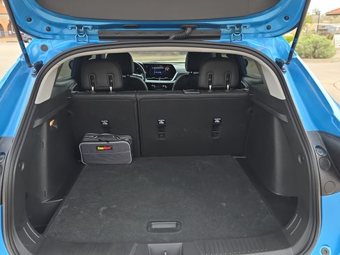 Used 2025 Chevrolet Trax LT w/ Driver Confidence Package image 14