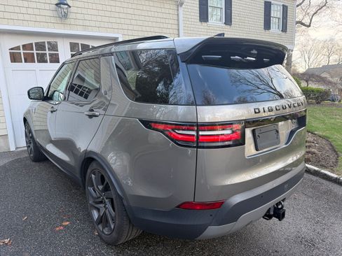 Used 2017 Land Rover Discovery HSE image 6