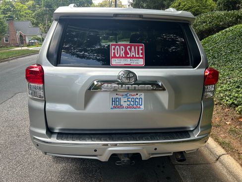 Used 2010 Toyota 4Runner SR5 RWD image 6