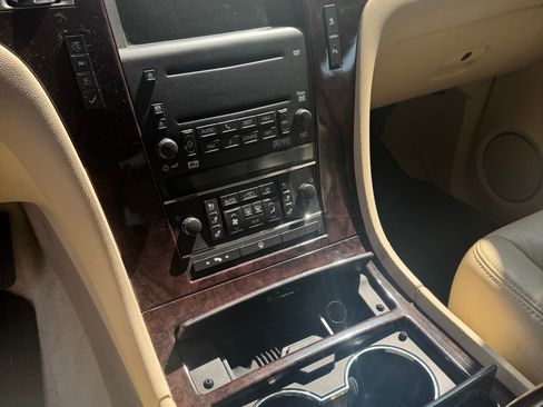 Used 2007 Cadillac Escalade ESV AWD w/ Information Package image 6