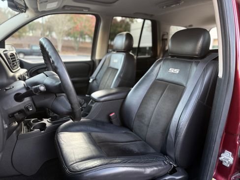 Used 2008 Chevrolet TrailBlazer SS w/ Sun And 6-Disc Cd Package image 12