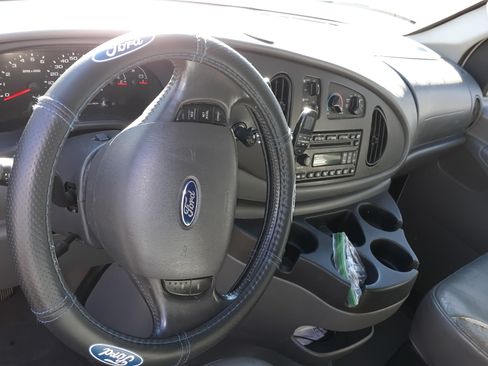 Used 2006 Ford E-150 and Econoline 150 Wagon image 17