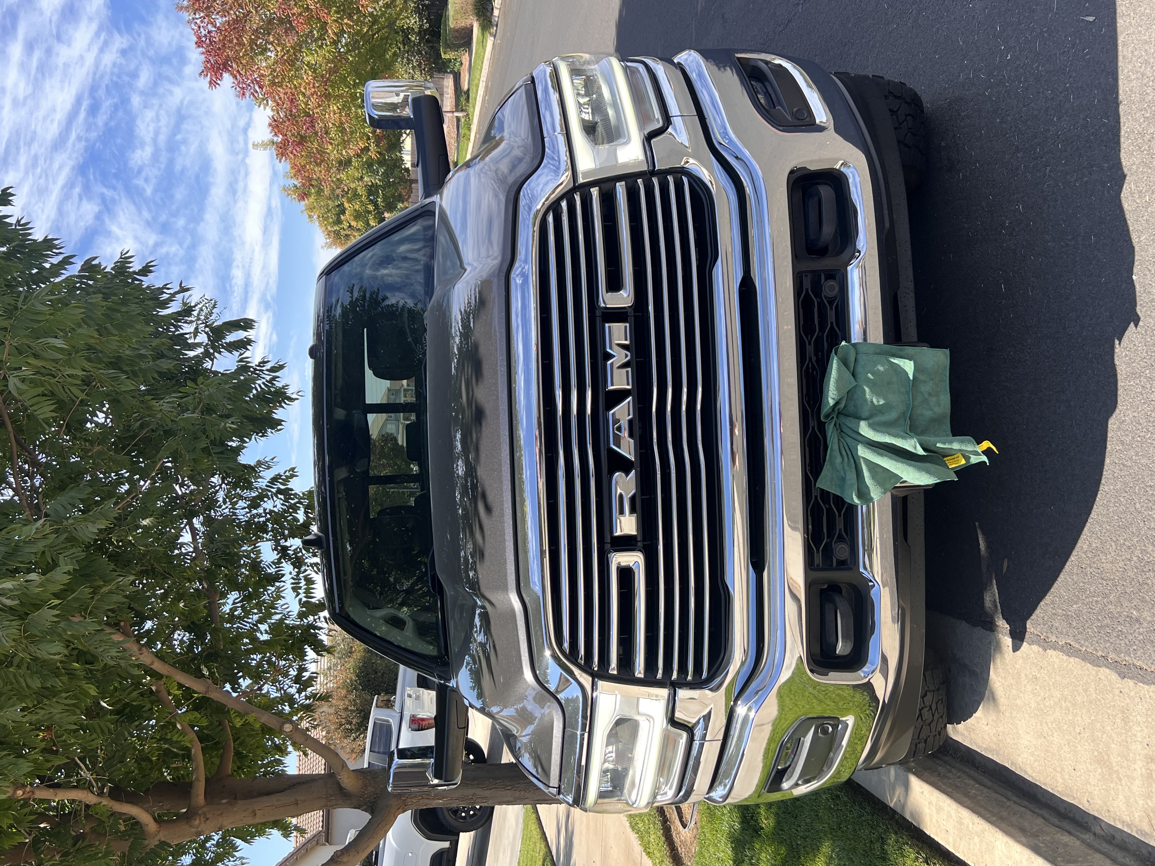 Used 2019 RAM 2500 Laramie AWD/4WD image 1