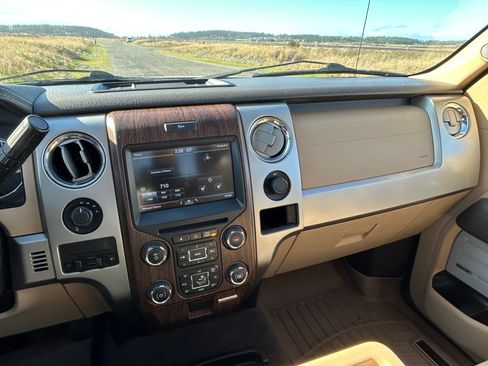 Used 2014 Ford F150 Lariat w/ Equipment Group 501A Mid image 9