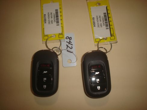 Used 2025 Honda HR-V LX image 13