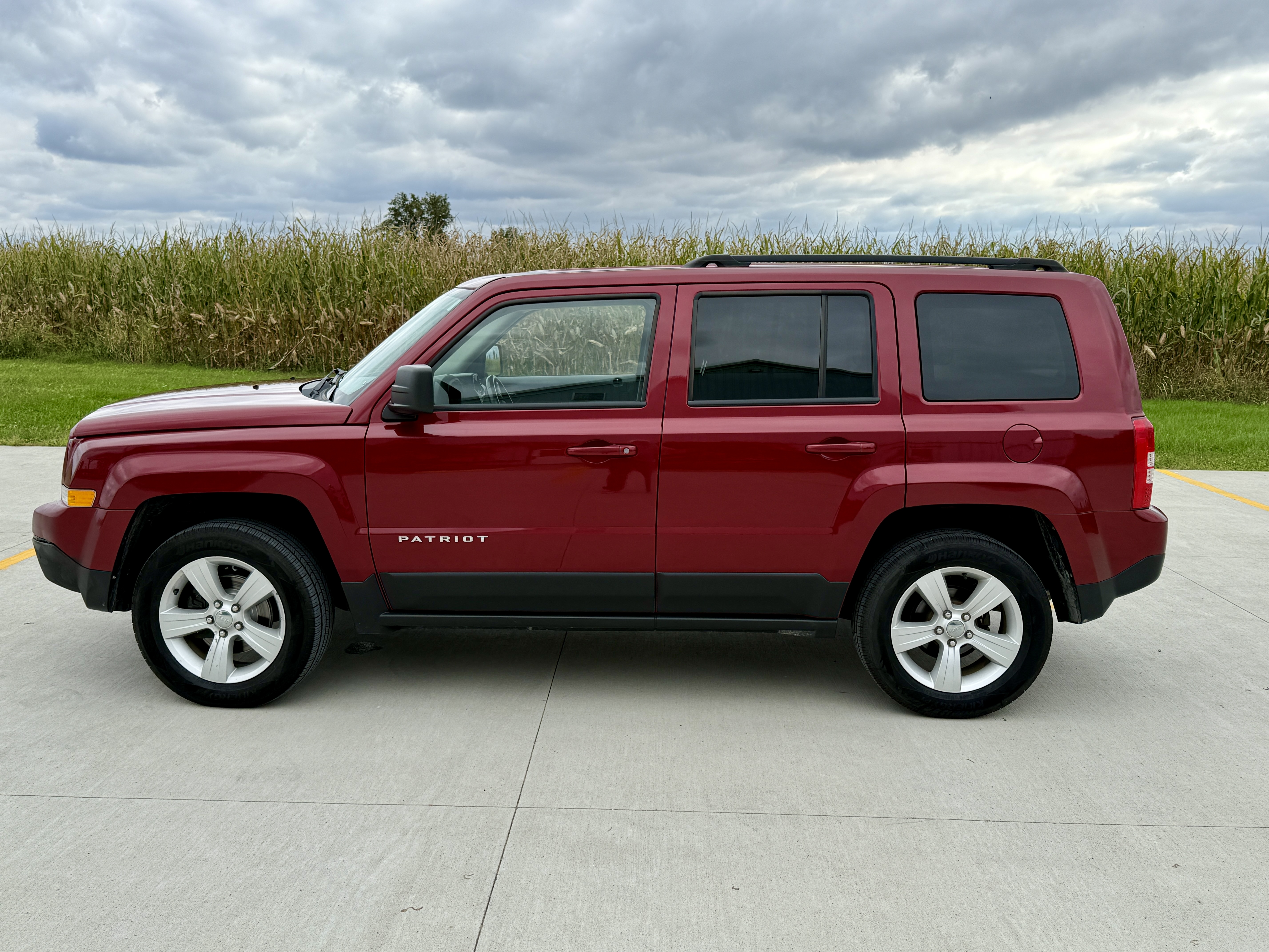 Used 2016 Jeep Patriot Latitude AWD/4WD image 1