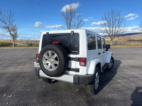 Used 2015 Jeep Wrangler Unlimited Sahara image 5