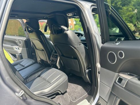 Used 2020 Land Rover Range Rover Sport HSE image 10