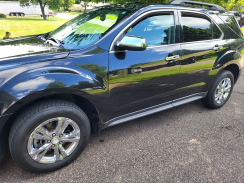 Used 2015 Chevrolet Equinox LT w/ Driver Convenience Package image 2