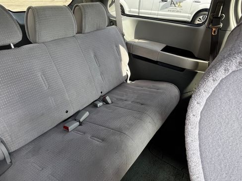 Used 2005 Nissan Quest S w/ (S01) Seat Pkg image 6
