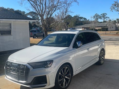 Used 2021 Audi SQ7 Premium Plus w/ Driver Assistance Package image 6
