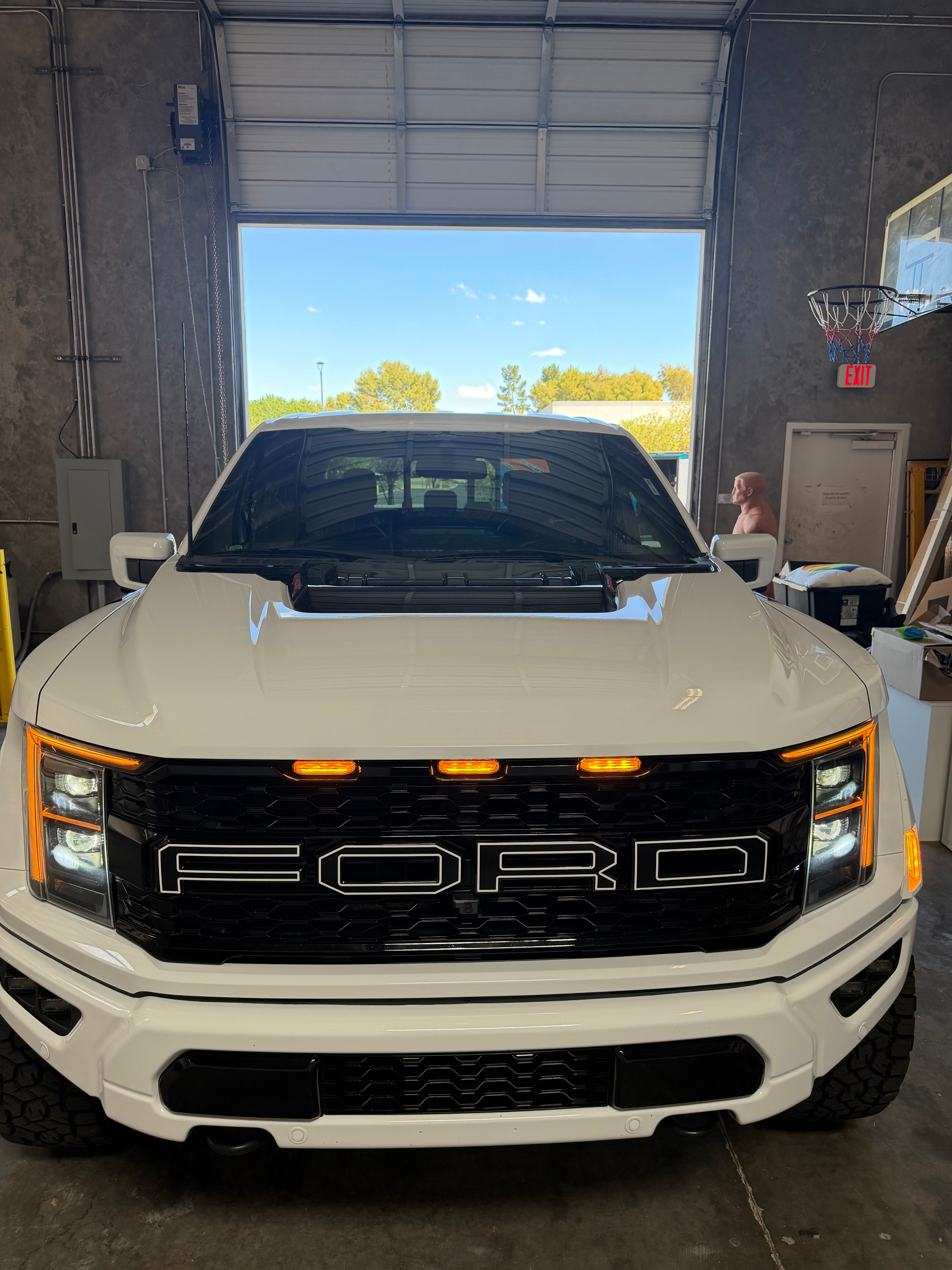 Used 2022 Ford F150 Raptor w/ Raptor 37 Performance Package AWD/4WD image 9