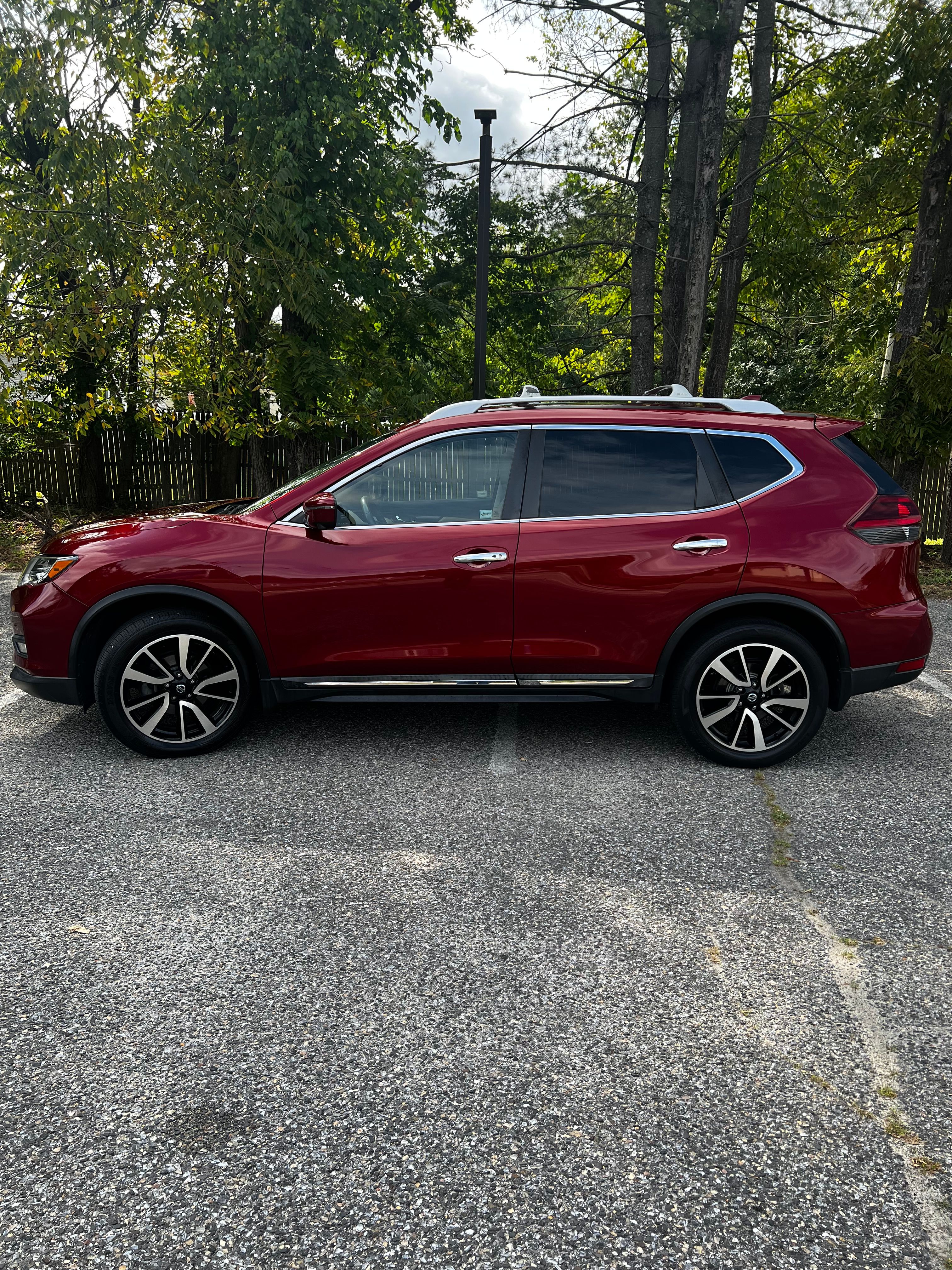 Used 2019 Nissan Rogue SL w/ Premium Package AWD/4WD image 4