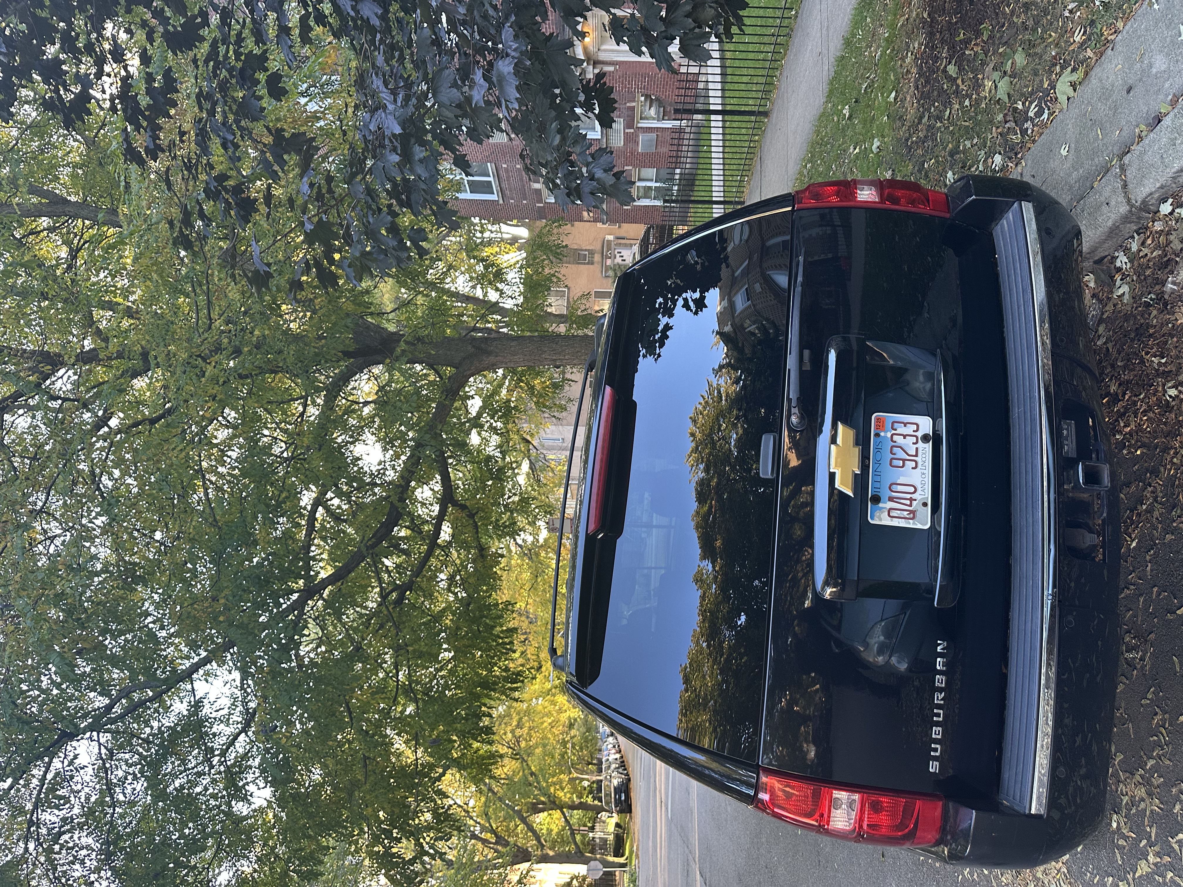 Used 2014 Chevrolet Suburban LTZ AWD/4WD image 8